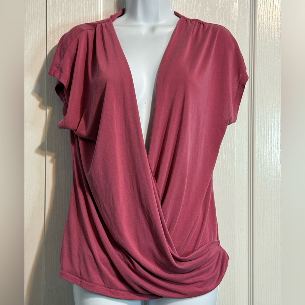 Lucky Brand Deep-V Maroon Short Sleeve Blouse 🍷✨